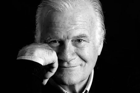 Morre Mino Carta, fundador da Carta Capital, aos 91 anos