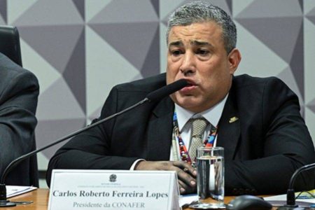 Presidente da Conafer é preso durante depoimento à CPMI do INSS Presidente da Conafer é preso durante depoimento à CPMI do INSS