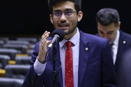 Kim Kataguiri critica PEC da blindagem e alerta sobre votação secreta: “dá vontade de desistir” Kim Kataguiri critica PEC da blindagem e alerta sobre votação secreta: “dá vontade de desistir”