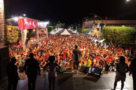 Márcio Victor para cidade no Amazonas com show histórico para 60 mil pessoas e exalta cultura local: “O Norte é a casa do Psirico” Márcio Victor para cidade no Amazonas com show histórico para 60 mil pessoas e exalta cultura local: “O Norte é a casa do Psirico”