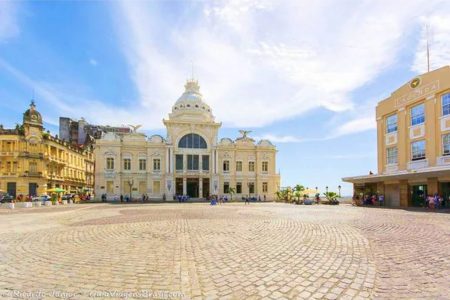 Prefeitura de Salvador estuda concessão da Praça Thomé de Souza por R$ 223 milhões Prefeitura de Salvador estuda concessão da Praça Thomé de Souza por R$ 223 milhões