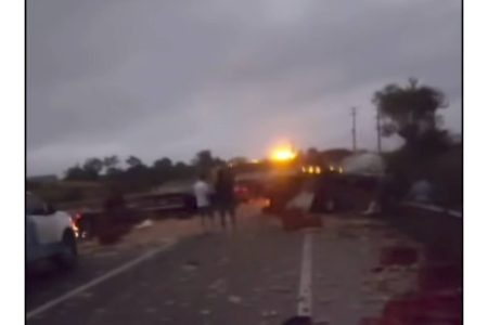 Grave acidente na BR-116 deixa rodovia parcialmente interditada