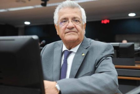 Bacelar justifica voto a favor da PEC da Blindagem e diz que decisão foi estratégica Bacelar justifica voto a favor da PEC da Blindagem e diz que decisão foi estratégica
