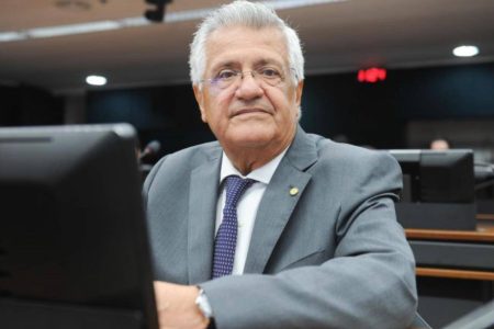Bacelar justifica voto a favor da PEC da Blindagem e diz que decisão foi estratégica Bacelar justifica voto a favor da PEC da Blindagem e diz que decisão foi estratégica
