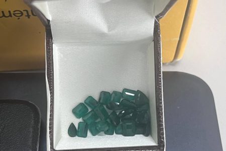 Homem é preso com pedras de esmeralda em pousada de Salvador