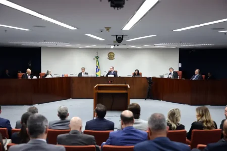 STF forma maioria para condenar Bolsonaro por todos os crimes da trama golpista