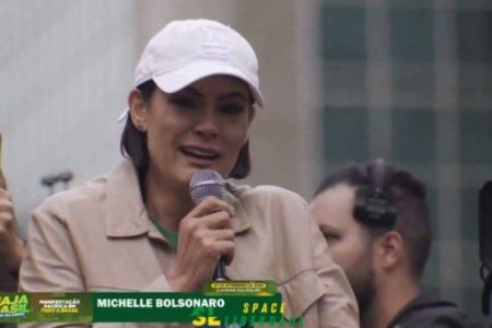 ‘Difícil estar aqui hoje’: Michelle se emociona em ato pró-Bolsonaro no 7 de Setembro ‘Difícil estar aqui hoje’: Michelle se emociona em ato pró-Bolsonaro no 7 de Setembro