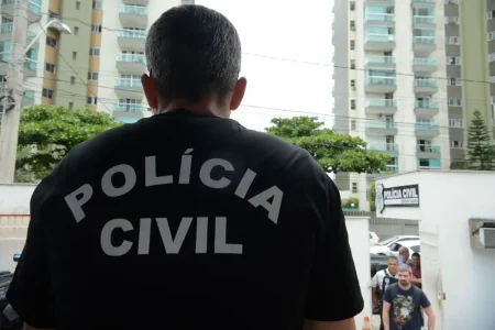 Policiais que matarem em confronto terão bônus salarial no Rio de Janeiro Policiais que matarem em confronto terão bônus salarial no Rio de Janeiro