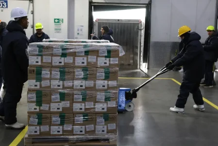 Brasil recebe lote de medicamento para tratar câncer de mama no SUS