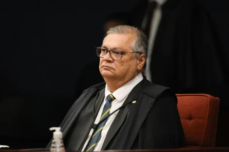 Moraes autoriza investigação para apurar ameaças contra Flávio Dino Moraes autoriza investigação para apurar ameaças contra Flávio Dino