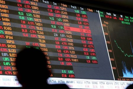 Bolsa bate recorde e dólar cai após reunião entre Lula e Trump