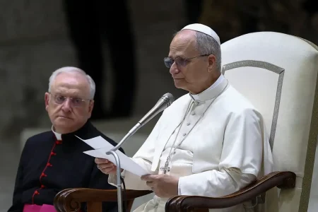 Papa Leão faz 1ª reunião com sobreviventes de abuso sexual na Igreja