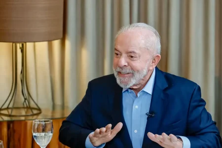 Em Roma, Lula defende que pobres sejam colocados no orçamento Em Roma, Lula defende que pobres sejam colocados no orçamento