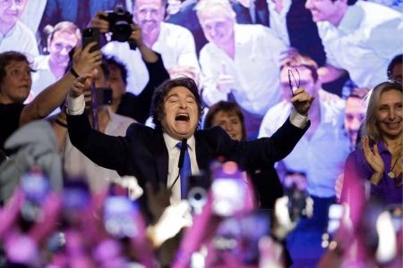 “Populismo nunca mais”, comemora Milei após vitória em eleições legislativas na Argentina “Populismo nunca mais”, comemora Milei após vitória em eleições legislativas na Argentina