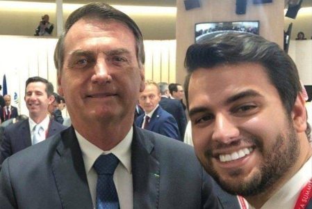 Ex-auxiliares de Bolsonaro apresentam alegações finais em processo sobre trama golpista