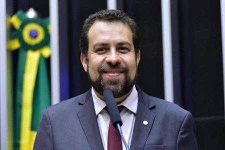 Boulos promete ouvir demandas populares: “Minha missão é colocar o governo na rua” Boulos promete ouvir demandas populares: “Minha missão é colocar o governo na rua”