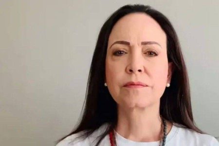 Vencedora do Nobel da Paz, María Corina pede ajuda de Trump para tirar Maduro do poder
