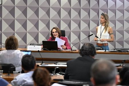 Comissão do Senado aprova projeto que proíbe aborto após 22 semanas Comissão do Senado aprova projeto que proíbe aborto após 22 semanas