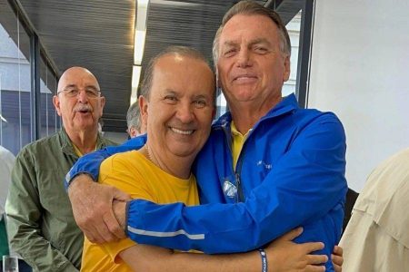 STF permite que governador de Santa Catarina visite Bolsonaro em prisão domiciliar