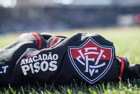 Vitória perde para o Vasco em jogo de viradas no São Januário
