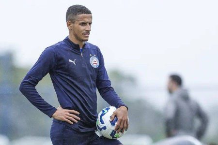 Luciano Juba retorna aos treinos e deve reforçar o Bahia contra o Internacional Luciano Juba retorna aos treinos e deve reforçar o Bahia contra o Internacional