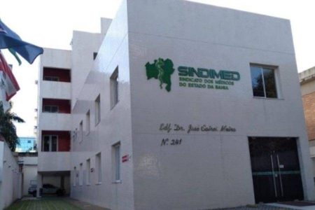 Médicos na Bahia continuam sem receber salários, denuncia Sindimed Médicos na Bahia continuam sem receber salários, denuncia Sindimed