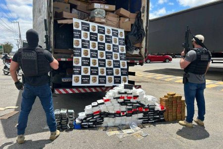 Operação desarticula esquema de tráfico e apreende mais de R$ 10 milhões em drogas na Bahia Operação desarticula esquema de tráfico e apreende mais de R$ 10 milhões em drogas na Bahia