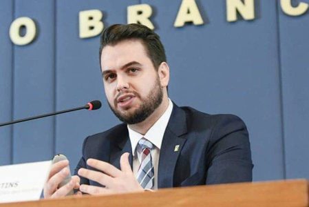 Defesa de ex-assessor de Bolsonaro diz que tornozeleira apresentou ‘breve falha’