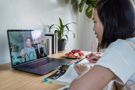 Último dia para participar da maior feira virtual de empregos e estágios do Brasil Último dia para participar da maior feira virtual de empregos e estágios do Brasil