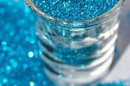 Anvisa proíbe uso de glitter com plástico em alimentos; entenda Anvisa proíbe uso de glitter com plástico em alimentos; entenda