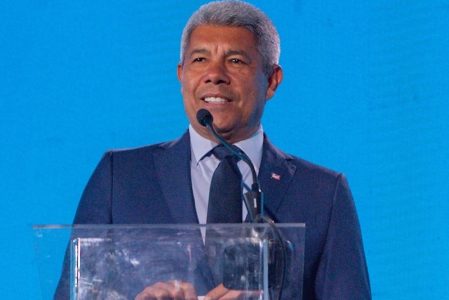 Jerônimo afirma que segurança na Bahia está “sob controle”, mesmo com avanço no crime organizado