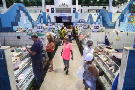 Mercados municipais de Salvador terão horários especiais na Semana Santa sem realização do “viradão” do peixe