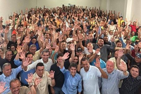 ACM Neto diz que “Jerônimo diz que defende os pobres e negros, mas a Bahia é o estado que mais os faz sofrer” ACM Neto diz que “Jerônimo diz que defende os pobres e negros, mas a Bahia é o estado que mais os faz sofrer”