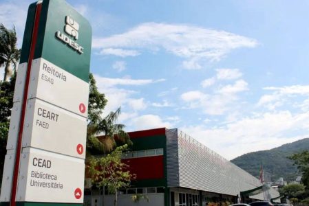 Universidade de Santa Catarina abre cotas para nordestinos; governador reage com críticas