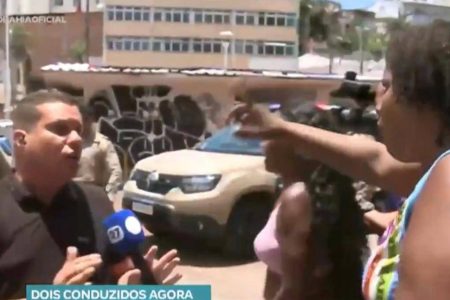 Repórter da Record é hostilizado por moradores na Barroquinha: “Estamos fazendo nosso trabalho”