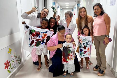 Programação especial leva arte e diversão a crianças internadas em hospital de Salvador