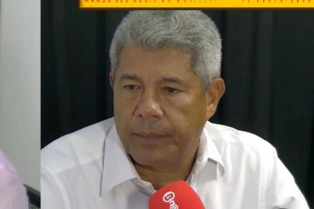 Jerônimo diz que impasse com Prefeitura trava destino do Centro de Convenções e avalia venda de áreas públicas Jerônimo diz que impasse com Prefeitura trava destino do Centro de Convenções e avalia venda de áreas públicas