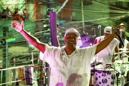 Psirico celebra resistência e reúne multidão no Arrastão do MV na Liberdade, em Salvador Psirico celebra resistência e reúne multidão no Arrastão do MV na Liberdade, em Salvador