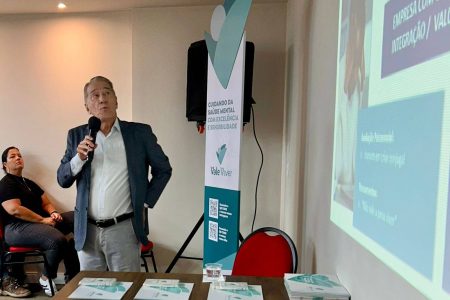 Fórum debate importância da saúde mental no ambiente de trabalho em Lauro de Freitas