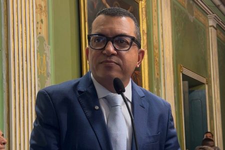 Anderson Ninho cobra coerência e defende recursos federais para viabilizar “tarifa zero” em Salvador Anderson Ninho cobra coerência e defende recursos federais para viabilizar “tarifa zero” em Salvador