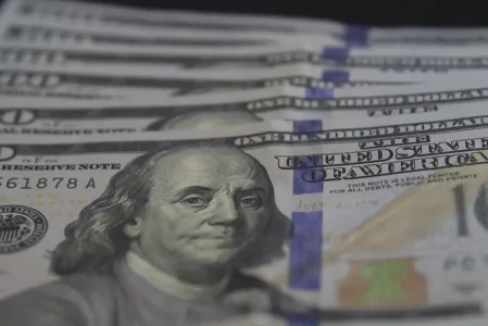 Dólar fecha abaixo de R$ 5,40 pela primeira vez em 11 dias