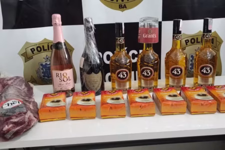 Funcionário é preso por furtar filé mignon, whisky e champanhe de empresa em Porto Seguro Funcionário é preso por furtar filé mignon, whisky e champanhe de empresa em Porto Seguro