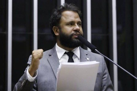 Deputado pastor critica criação de bancada cristã na Câmara: “Retrocesso civilizatório” Deputado pastor critica criação de bancada cristã na Câmara: “Retrocesso civilizatório”