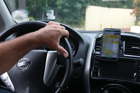 Motoristas de app podem ter o mesmo direito de taxistas em áreas restritas no Carnaval de Salvador