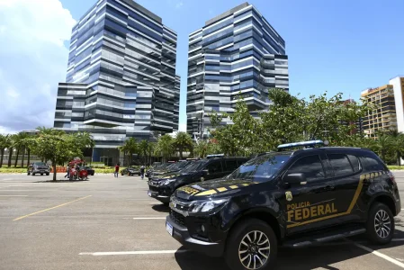 PF quer investigar entrada de ex-assessor de Bolsonaro nos EUA