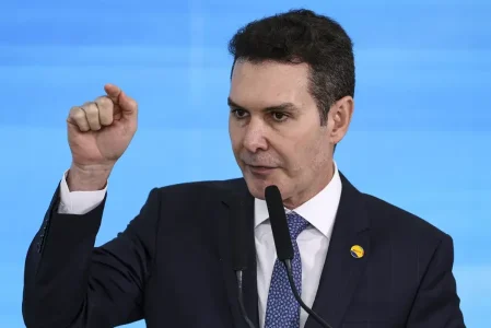 Em Salvador, ministro defende apoio do MDB à reeleição de Lula
