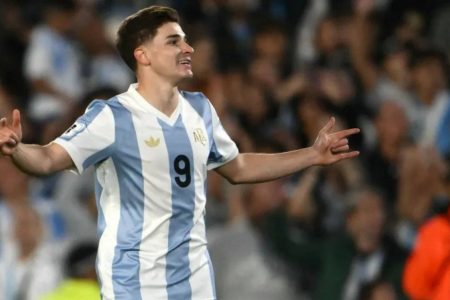 Três jogadores da Argentina são cortados por falta de vacina contra febre amarela antes de amistoso com Angola