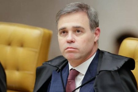 André Mendonça parabeniza Jorge Messias e declara apoio à indicação de Lula para o STF