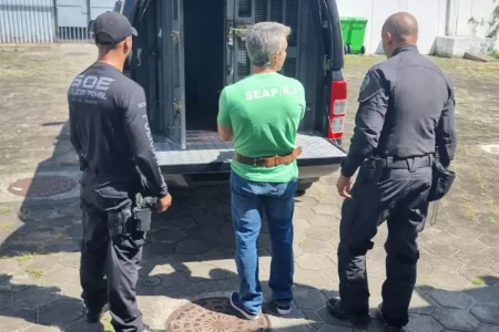 Rogério Andrade deixa presídio federal e retorna ao Rio de Janeiro