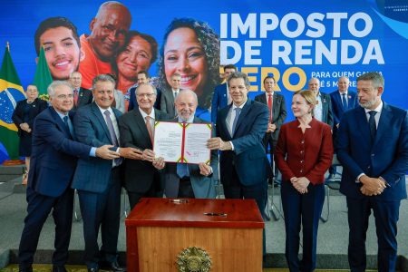 Lula sanciona isenção do IR para quem ganha até R$ 5 mil; medida passa a valer em 2026
